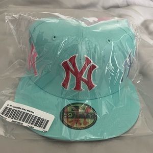 Men’s Supreme NY Yankee Kanji Hat